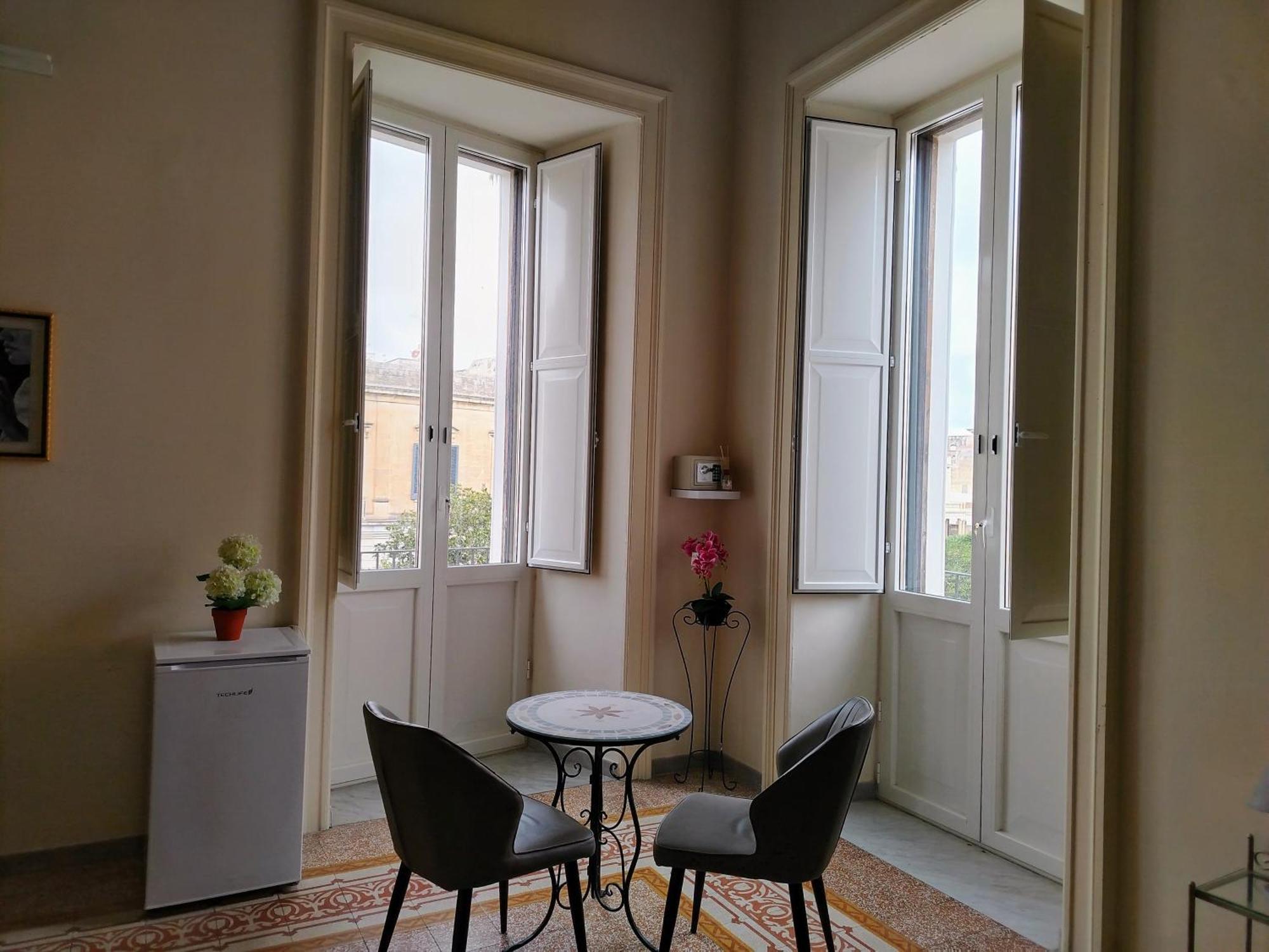Palazzo Castellano Bed & Breakfast Lecce Bagian luar foto